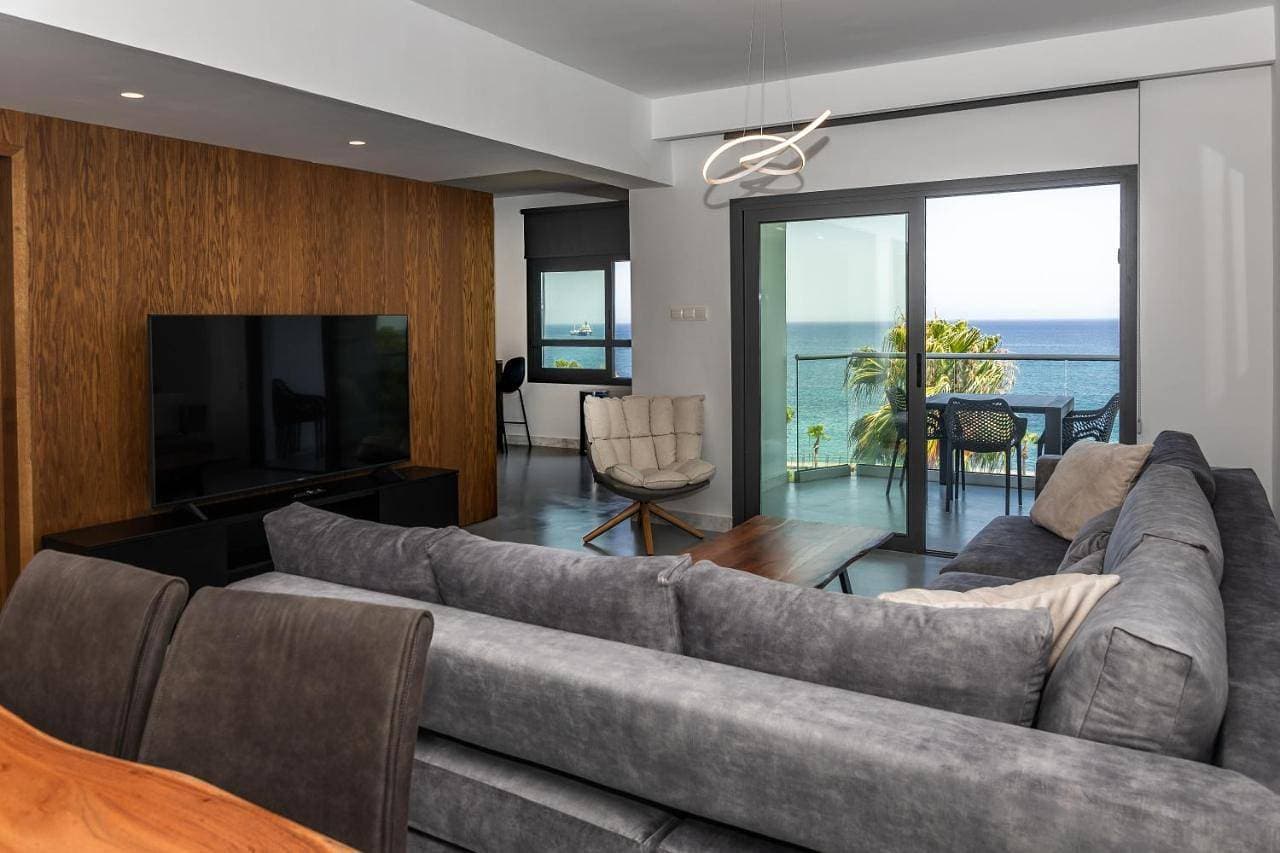 Molos Luxury Sea View Apartment 1
