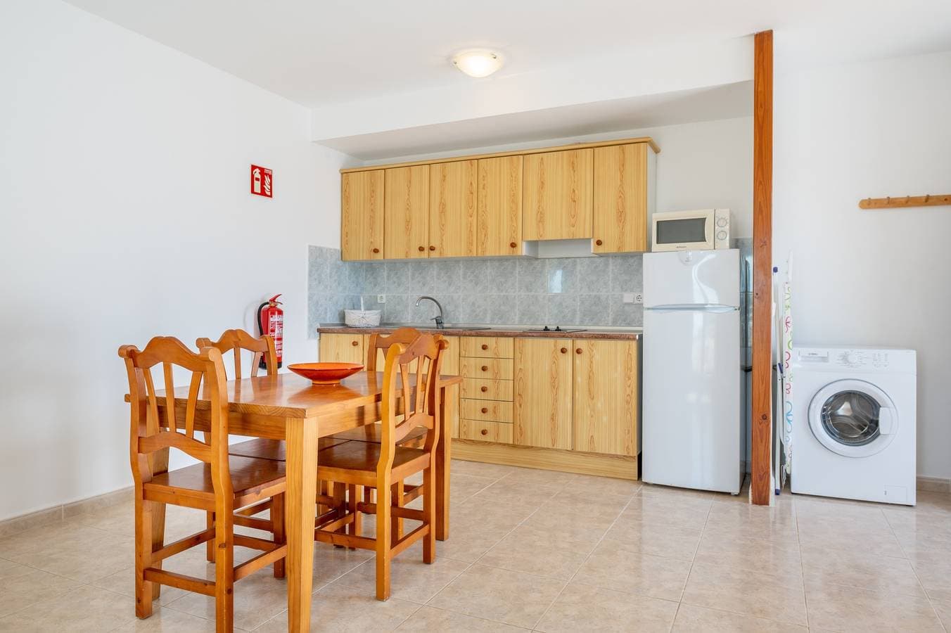 Foto 8 von 25: Apartment mit Klimaanlage, Pool, WLAN, Balkon und strandnaher Lage
