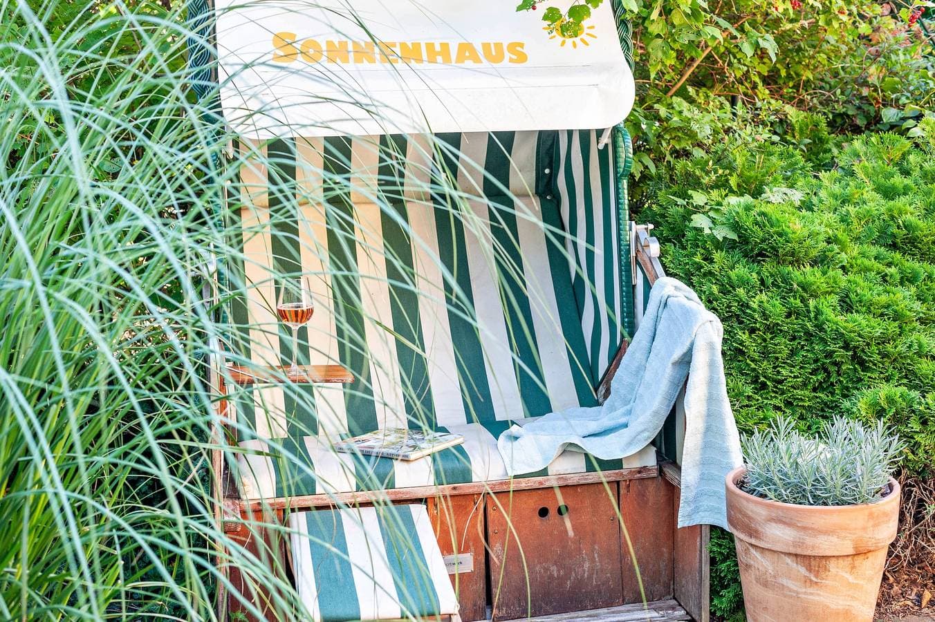 Foto 3 von 24: Ferienwohnung 'Sonnenhaus' mit Seeblick, Gemeinschaftsgarten und Wi-Fi