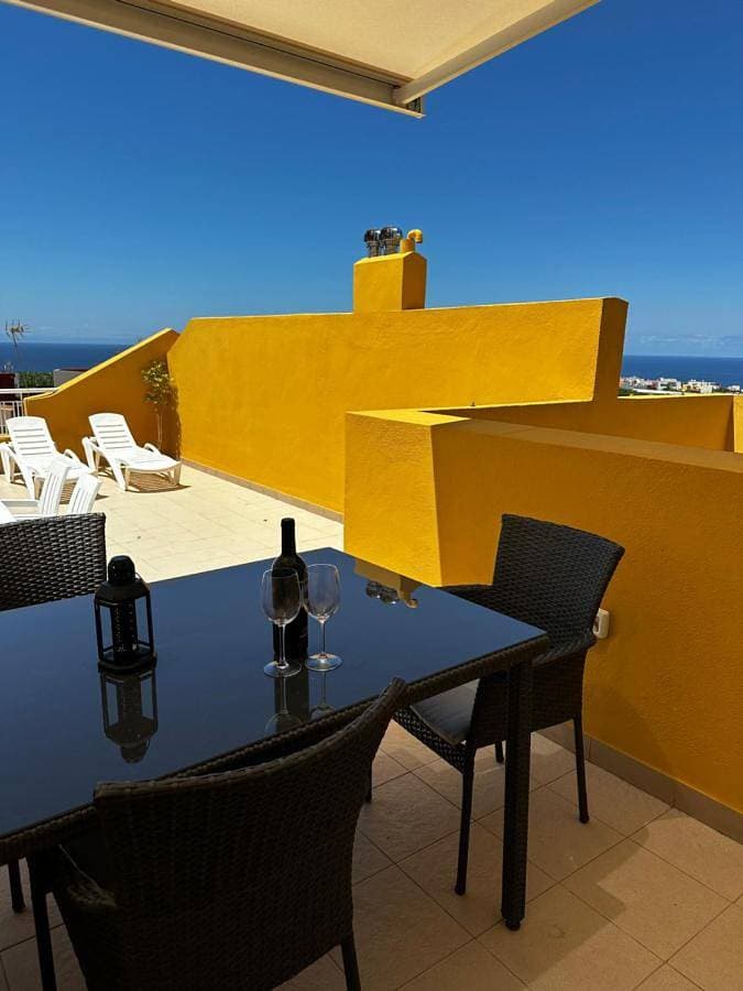Terraza con vistas mar/montaña 1