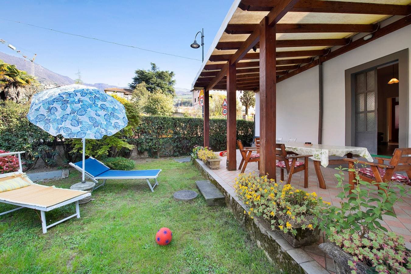 Foto 2 von 31: Ferienhaus 'Wakesurfhouse' mit Seeblick, privater Terrasse und WLAN