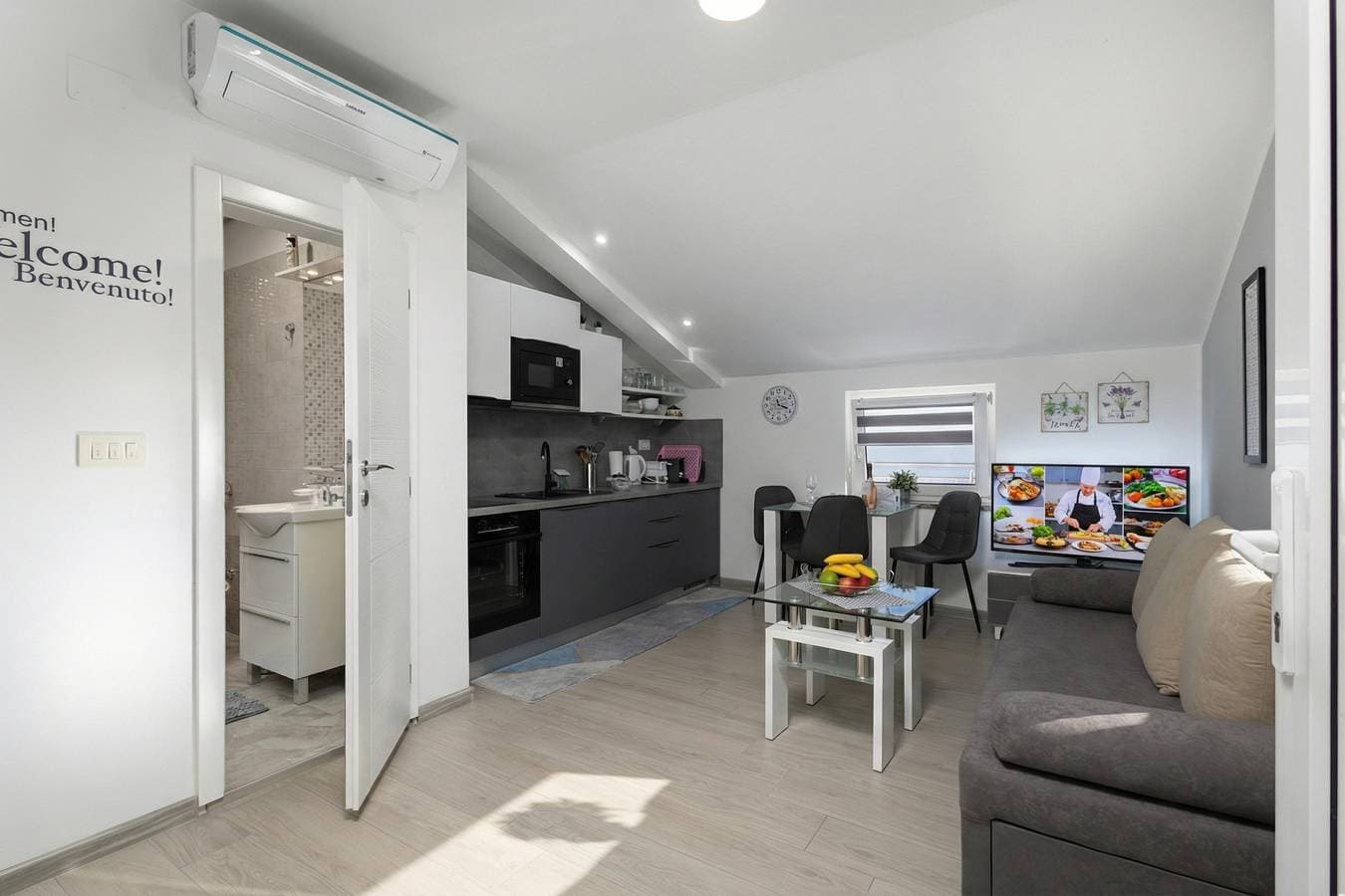 Foto 4 von 19: Seaview House - Leana Apartment