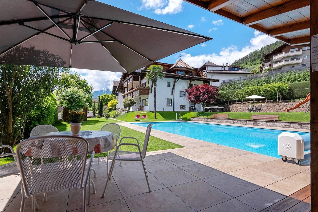 Foto 9 von 43: Ferienwohnung 'Christine 1' mit Bergblick, Gemeinschaftspool und Wi-Fi