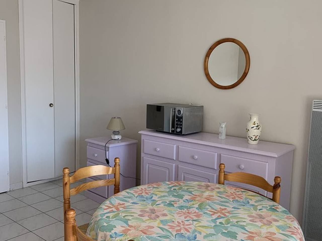 Foto 4 von 11: Studio-Hyères: Piscine, Plages et Port à Proximité, Parking Inclus, Idéal Vacances