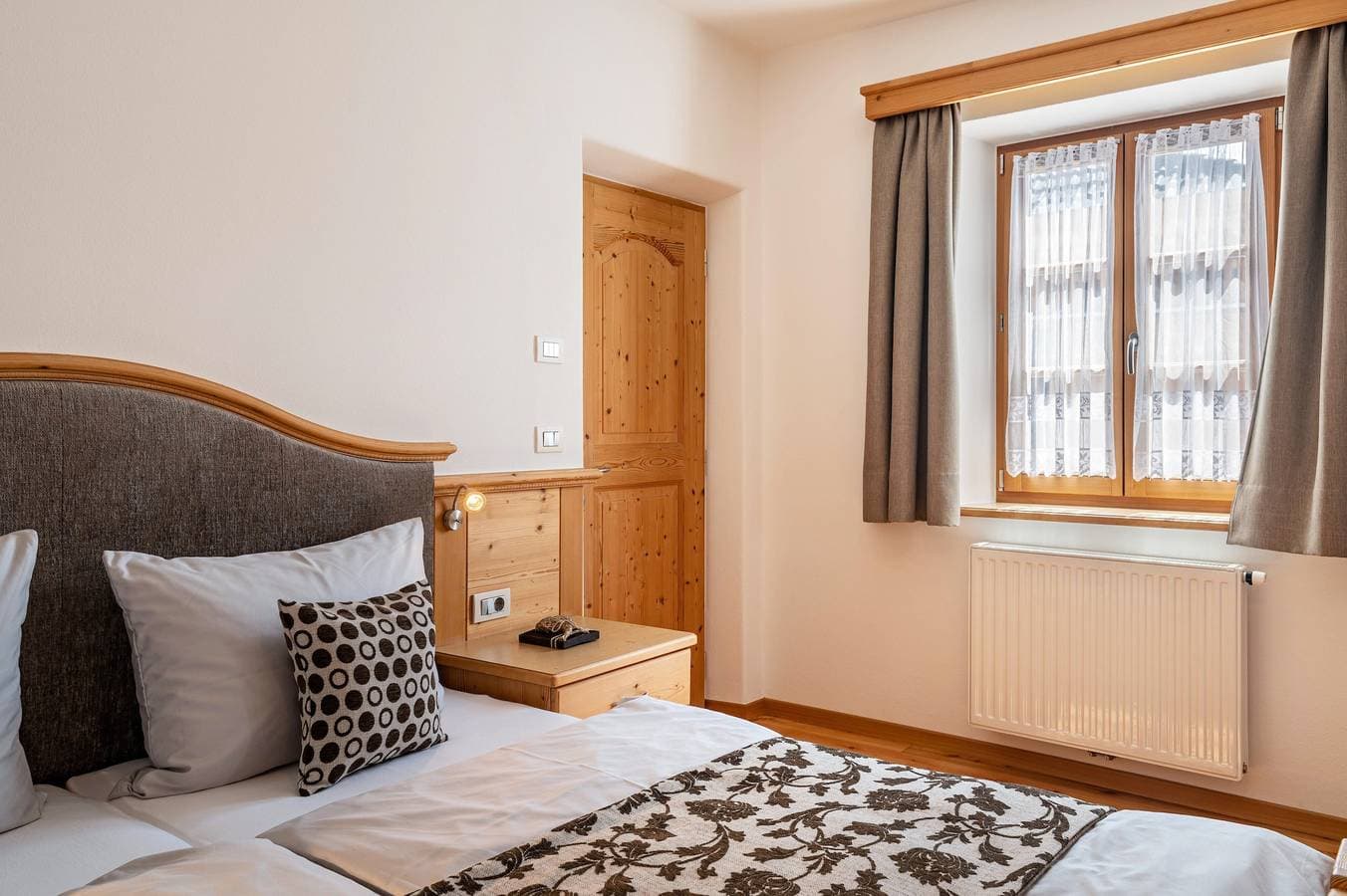 Foto 13 von 27: Ferienwohnung "Schreiberhof Panorama" mit Bergblick, Gemeinschaftsgarten und WLAN