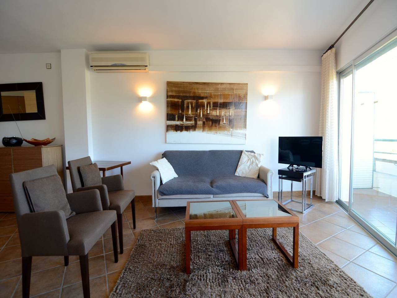 Stadtnahe Wohnung mit 2 Zimmern 1