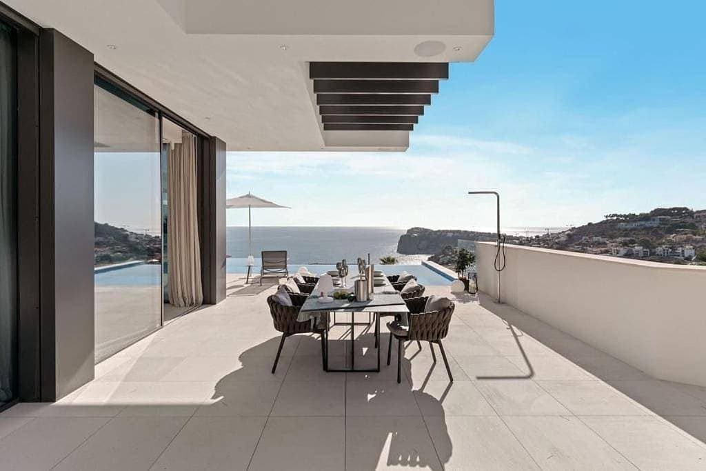 Esta lujosa villa de nueva construcción en Cala Llamp 1