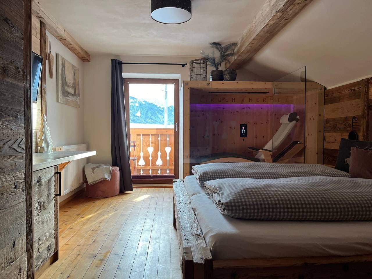 Foto 10 von 22: Apart Hansler "das Liara" mit Infrarotkabine und Balkon