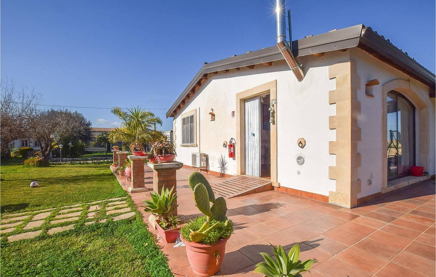 Gemütliches 65qm Apartment mit Klimaanlage, Pool und Küche 1