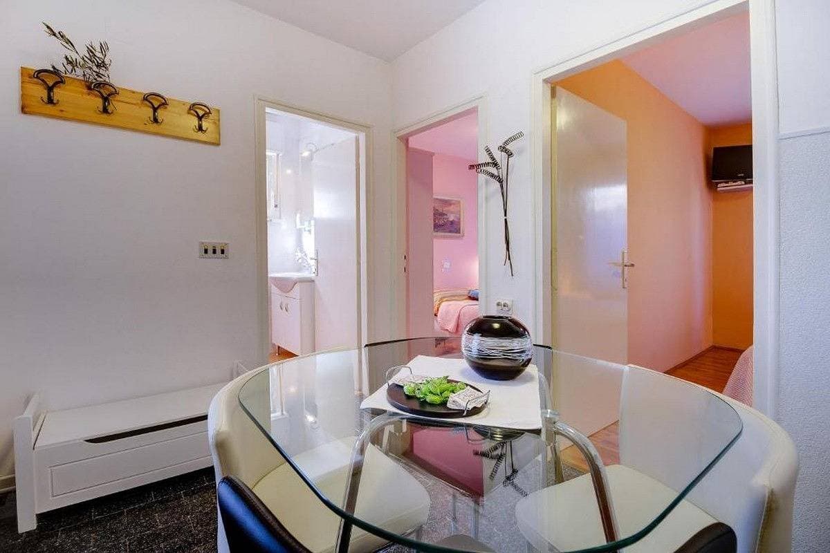 Foto 7 von 11: 2-Zimmer-Ferienwohnung mit Terrasse Mali Losinj -a