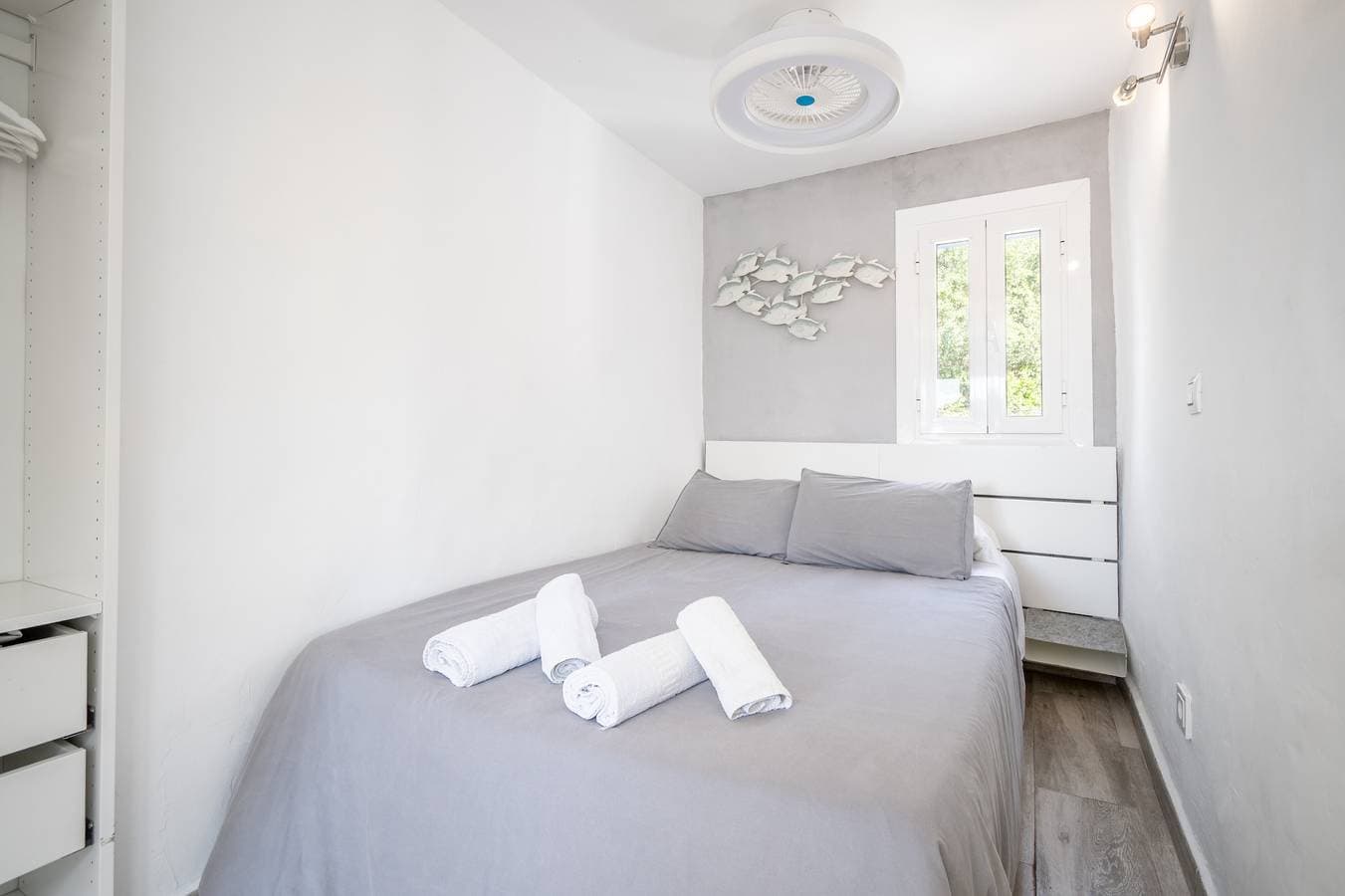 Foto 10 von 27: Ferienhaus 'Gemütliches kleines Haus in Meeresnähe' mit privater Terrasse, Wi-Fi und Klimaanlage