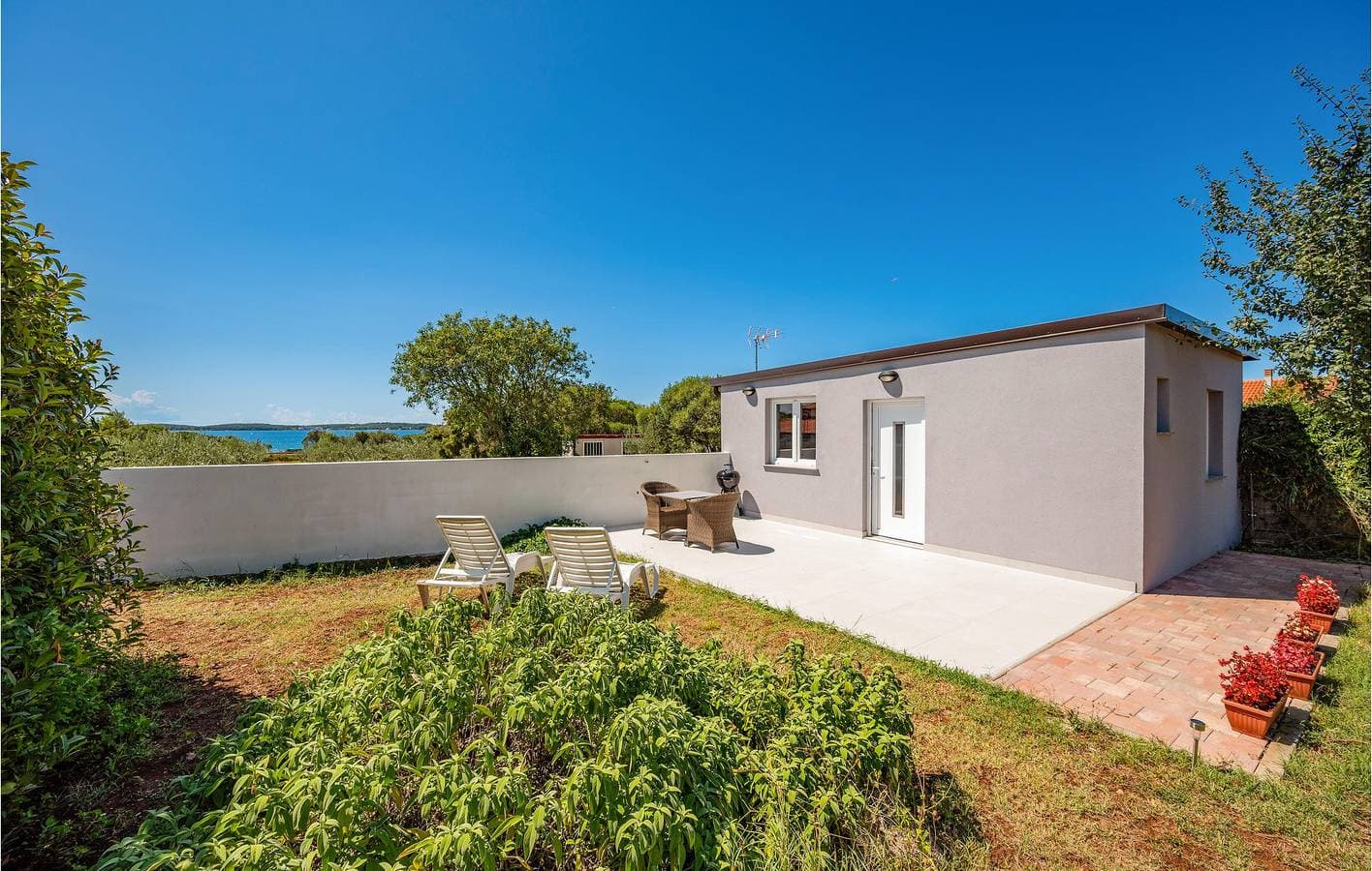 Foto 3 von 23: Gemütliche Ferienwohnung mit Terrasse, Parkplatz und WLAN in der Nähe des Strandes von Fažana