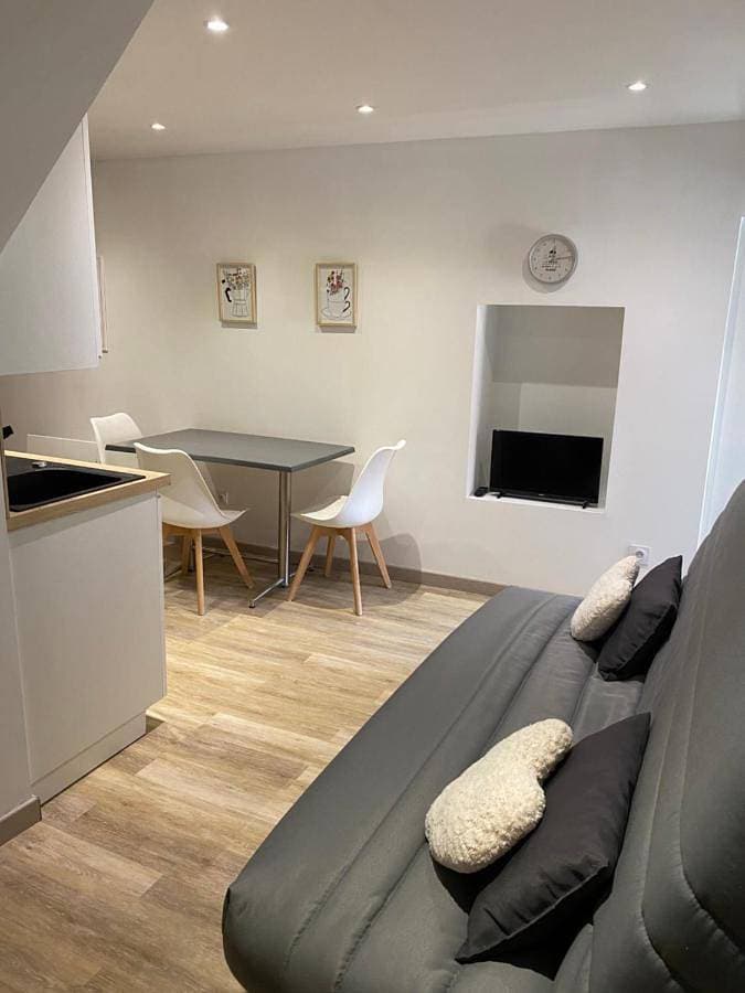 Foto 3 von 8: Two-Bedroom Apartment