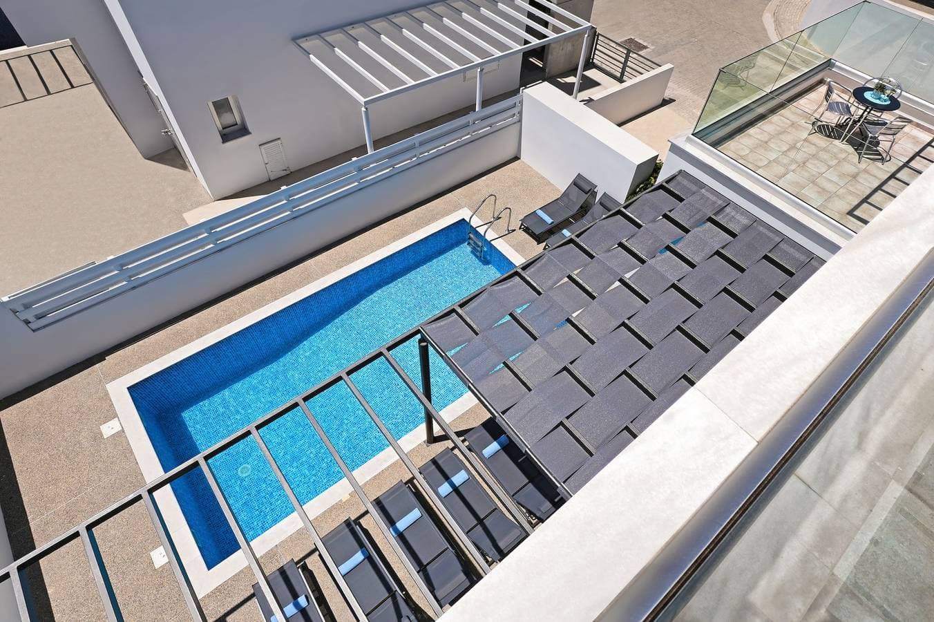 Foto 12 von 38: Villa für 7 Personen mit Balkon