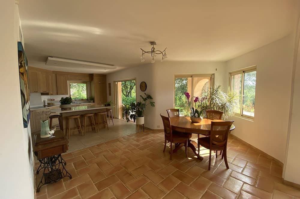 Foto 11 von 18: Splendid View and Relaxing Villa