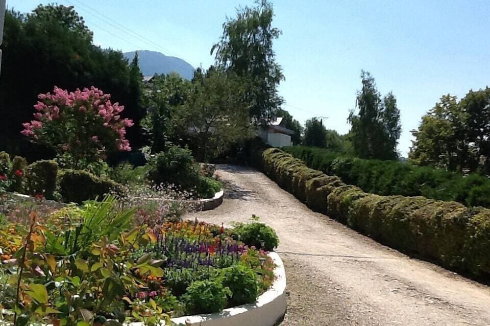 Foto 8 von 26: Au Jardin Fleuri - Le Montcel