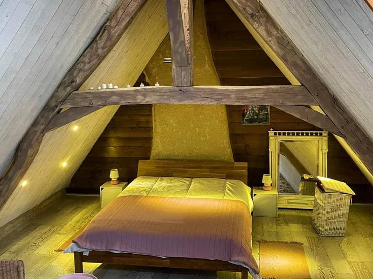 Foto 9 von 33: Gemütliches Ferienhaus mit Sauna, Pool und grünem Außenbereich in der Creuse-Talmark