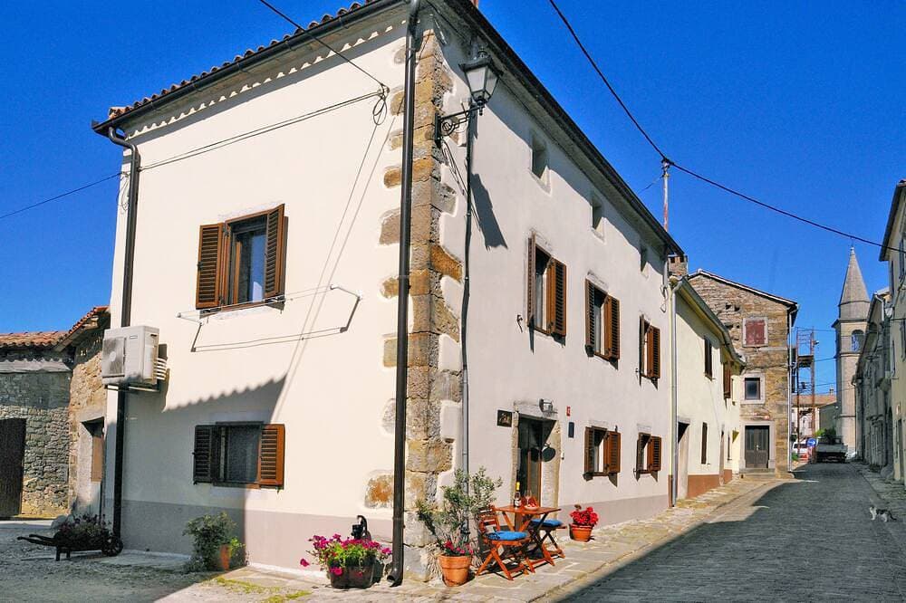 Casa Stella is in a small and quiet village Draguc in the middle of Istria 1