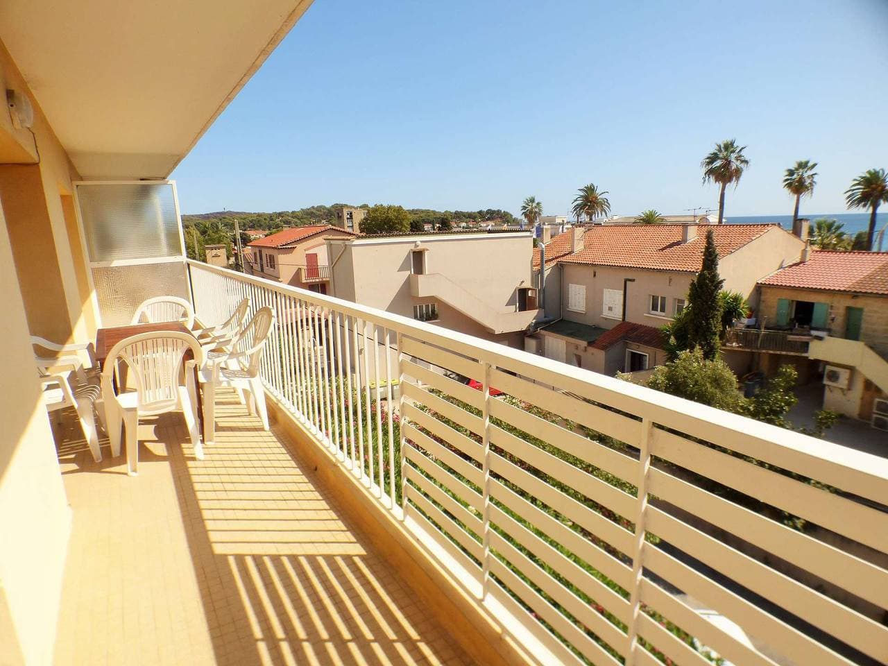 Foto 3 von 25: 200 m vom Strand entfernt, Apartment mit 2 Schlafzimmern und Terrasse mit Meerblick! Privater Parkplatz