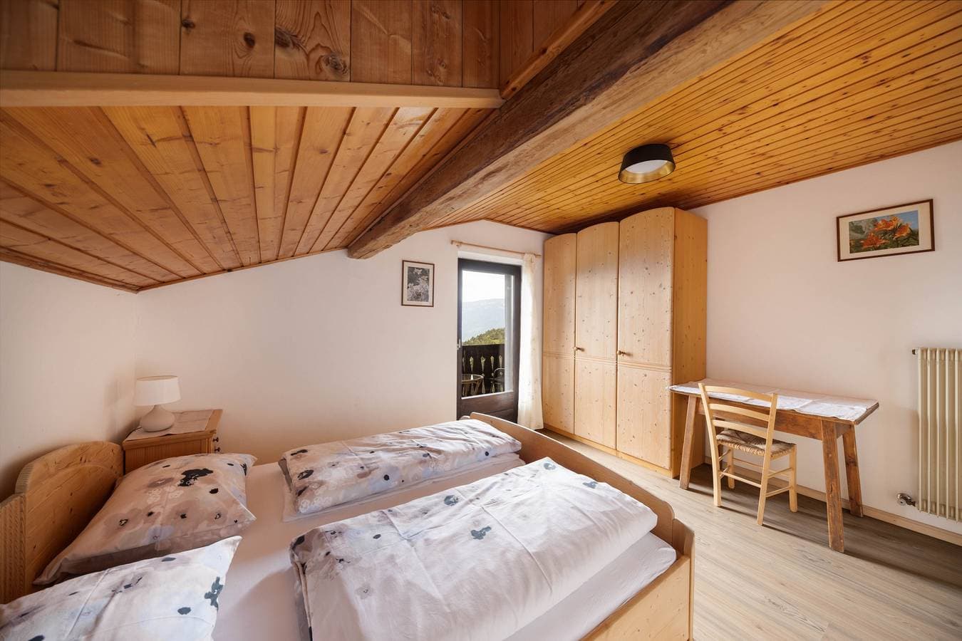 Foto 6 von 20: Ferienwohnung "Malgorerhof Lavendel" mit Bergblick, WLAN, Balkon & Gemeinschaftsgarten