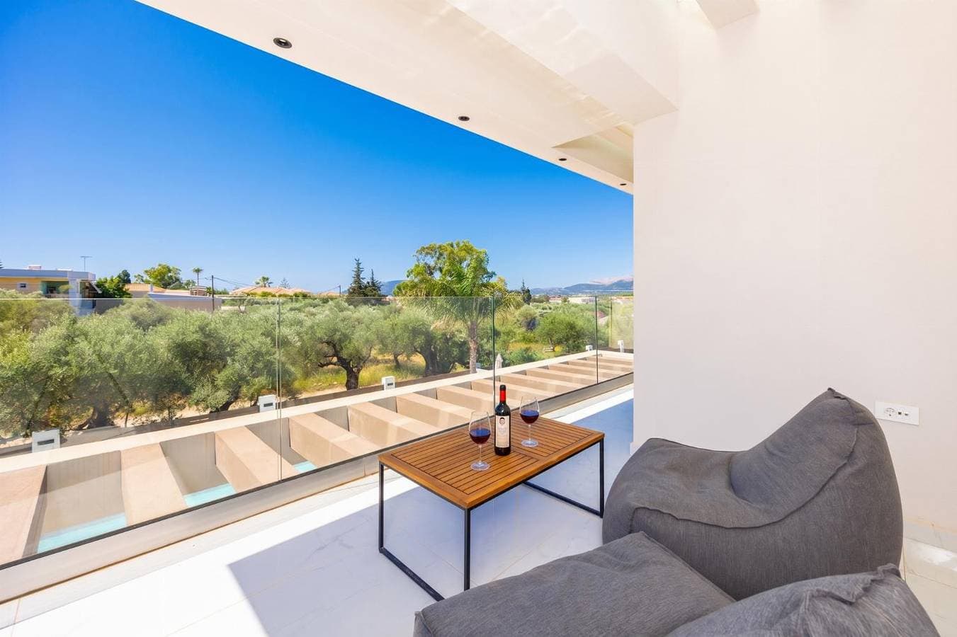 Foto 12 von 42: Villa für 8 Personen mit Garten