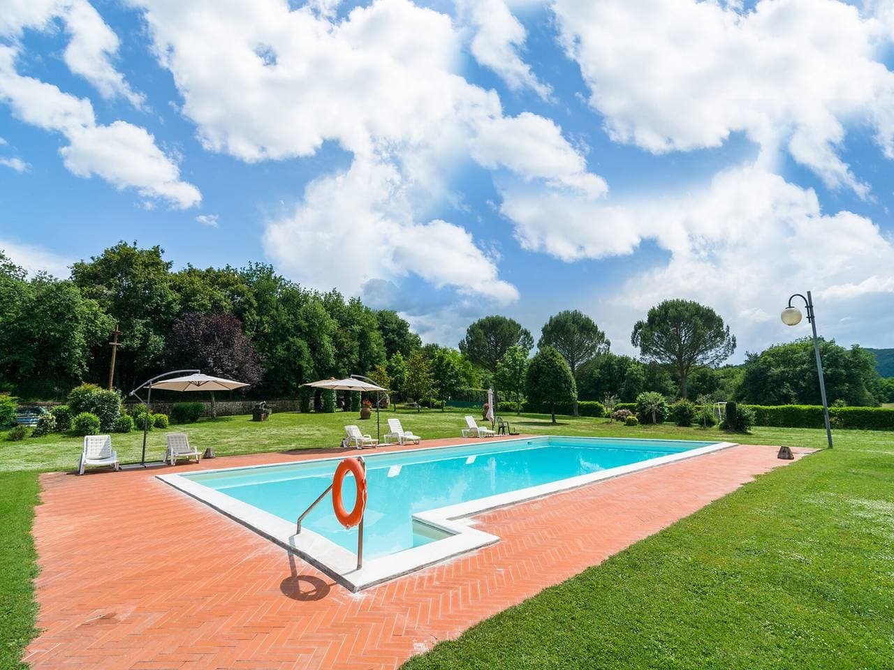 Foto 4 von 69: Bucine Hideaway mit Pool