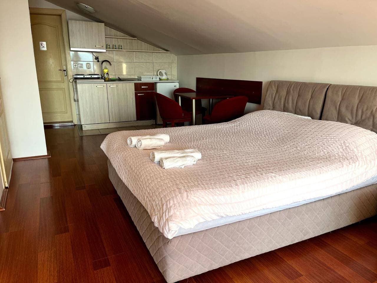 Foto 7 von 32: Superior Studio with Lake View - Top Floor (2-3 Adults)