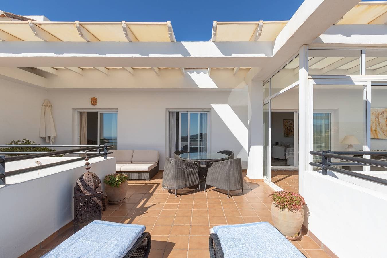 Foto 3 von 28: Penthouse mit fantastischer Aussicht, Bergblick, Meerblick, Terrasse & Garten