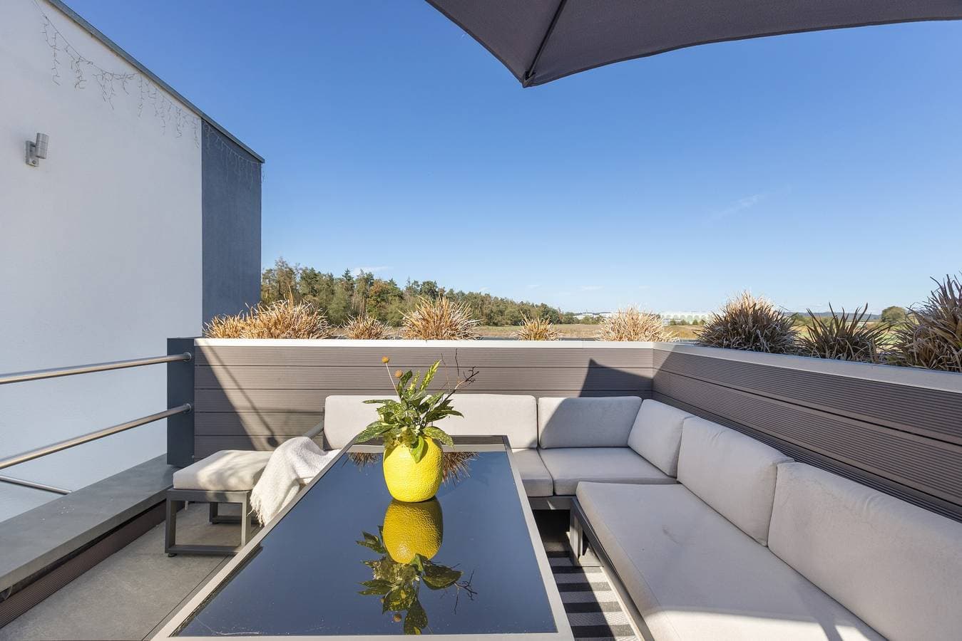 Foto 6 von 20: Ella's Lounge – Moderne Ferienwohnung mit Terrasse und WLAN am Waldrand