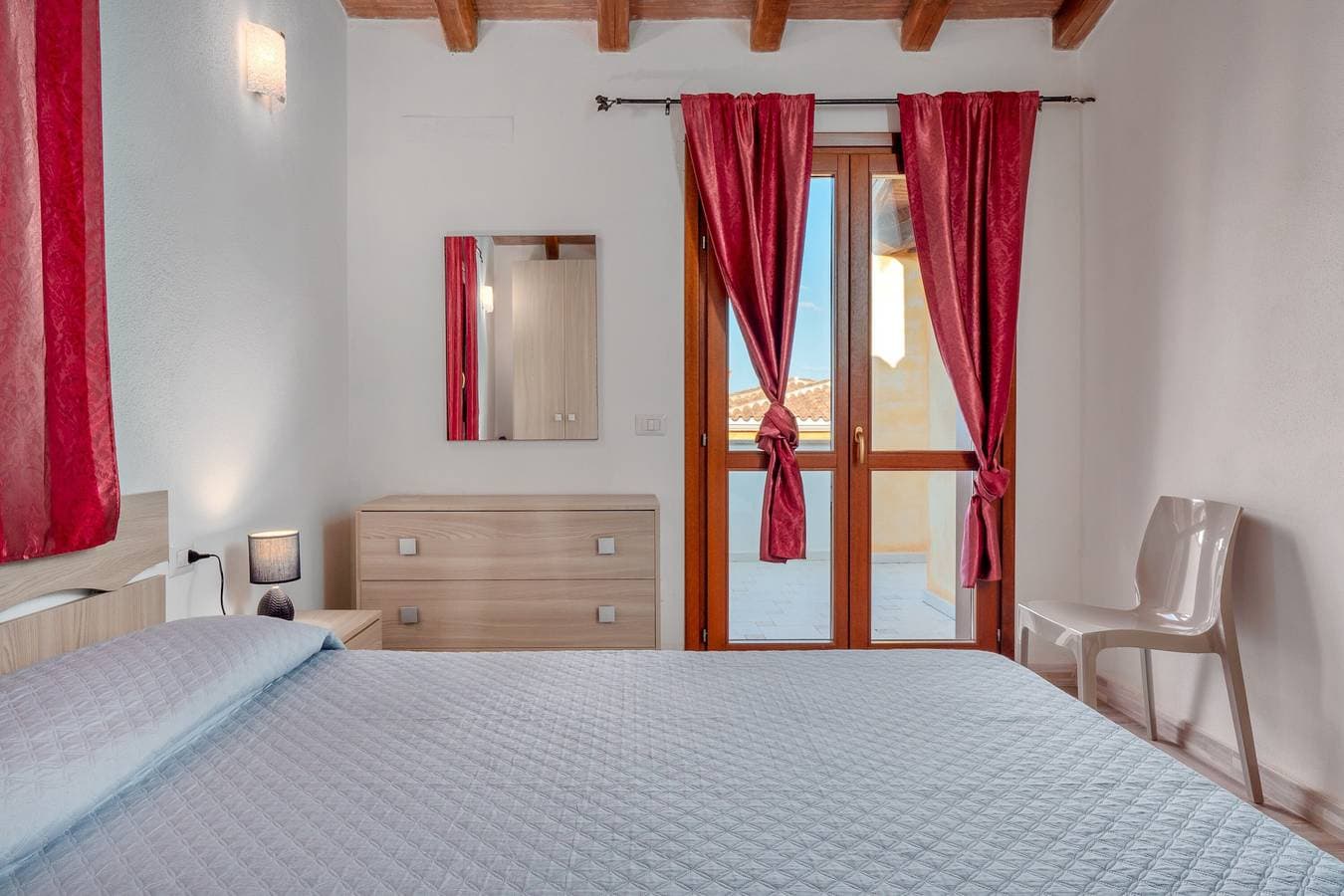 Foto 11 von 25: Ferienwohnung 'La Finestra sul Mare' mit Meerblick & Terrasse