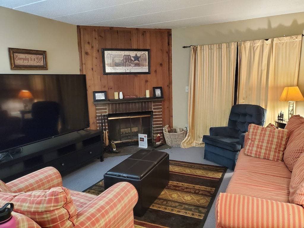 Foto 6 von 30: Cozy Ski Condo next to Mt Snow with Mountain Views