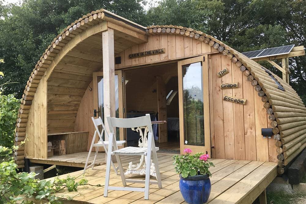 Luxuriöse, gemütliche Vineyard Eco-Hütte: 'The Grape Escape' in der Nähe von Halesworth & Southwold 1