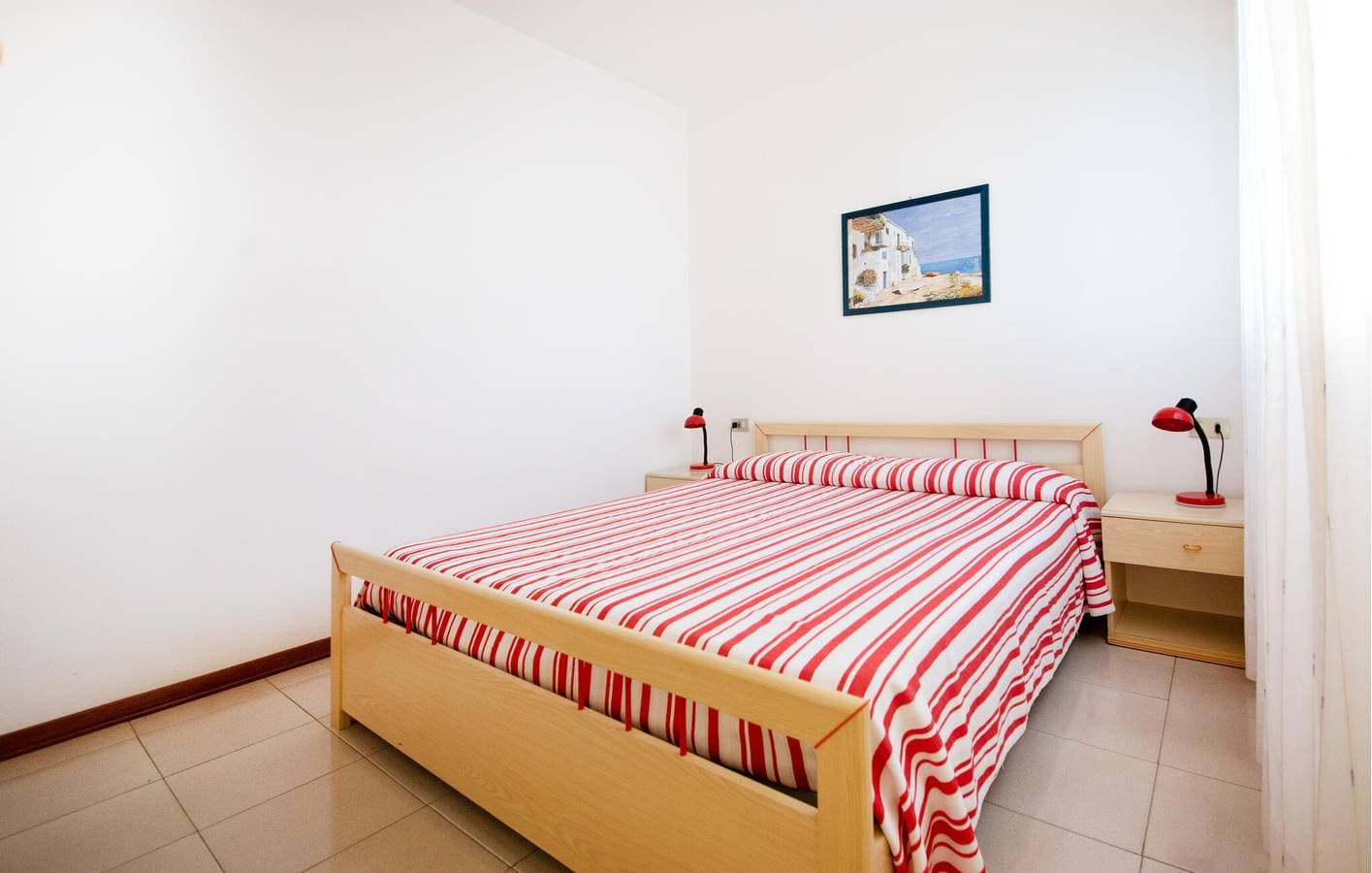 Foto 3 von 21: Apartment am Strand mit Pool, AC, Terrasse und Parkplatz