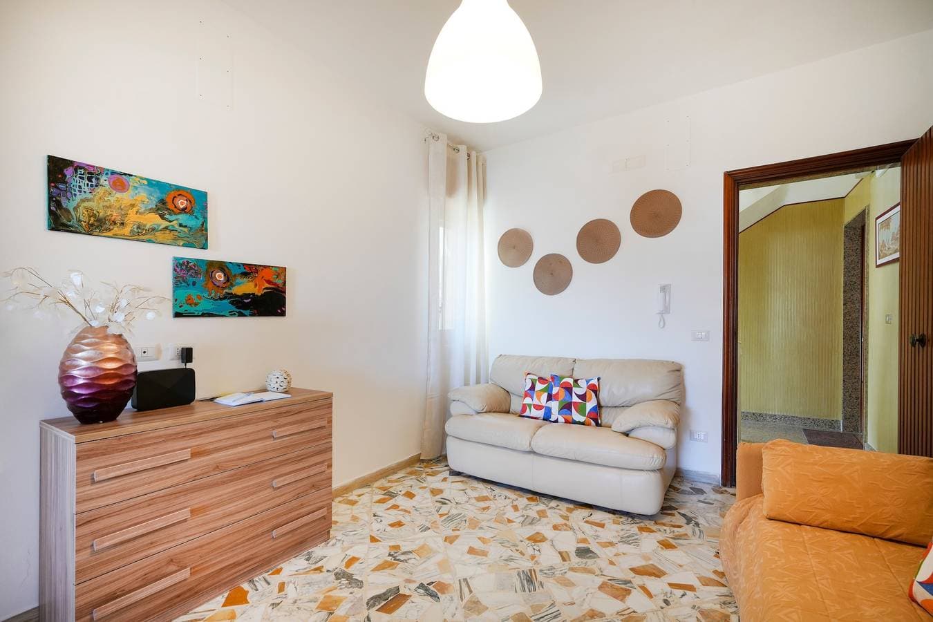 Foto 11 von 22: Zimmer 'Casa Merlino - Matrimoniale' mit Balkon, WLAN und Klimaanlage