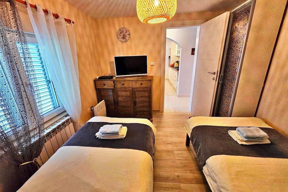 Foto 6 von 30: Villa Antoana mit Pool + Spa-Whirlpool + finnische Sauna + PlayStation 4 + WiFi