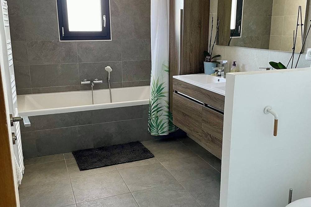 Foto 4 von 20: Superbe Villa Avec Piscine et Jacuzzi