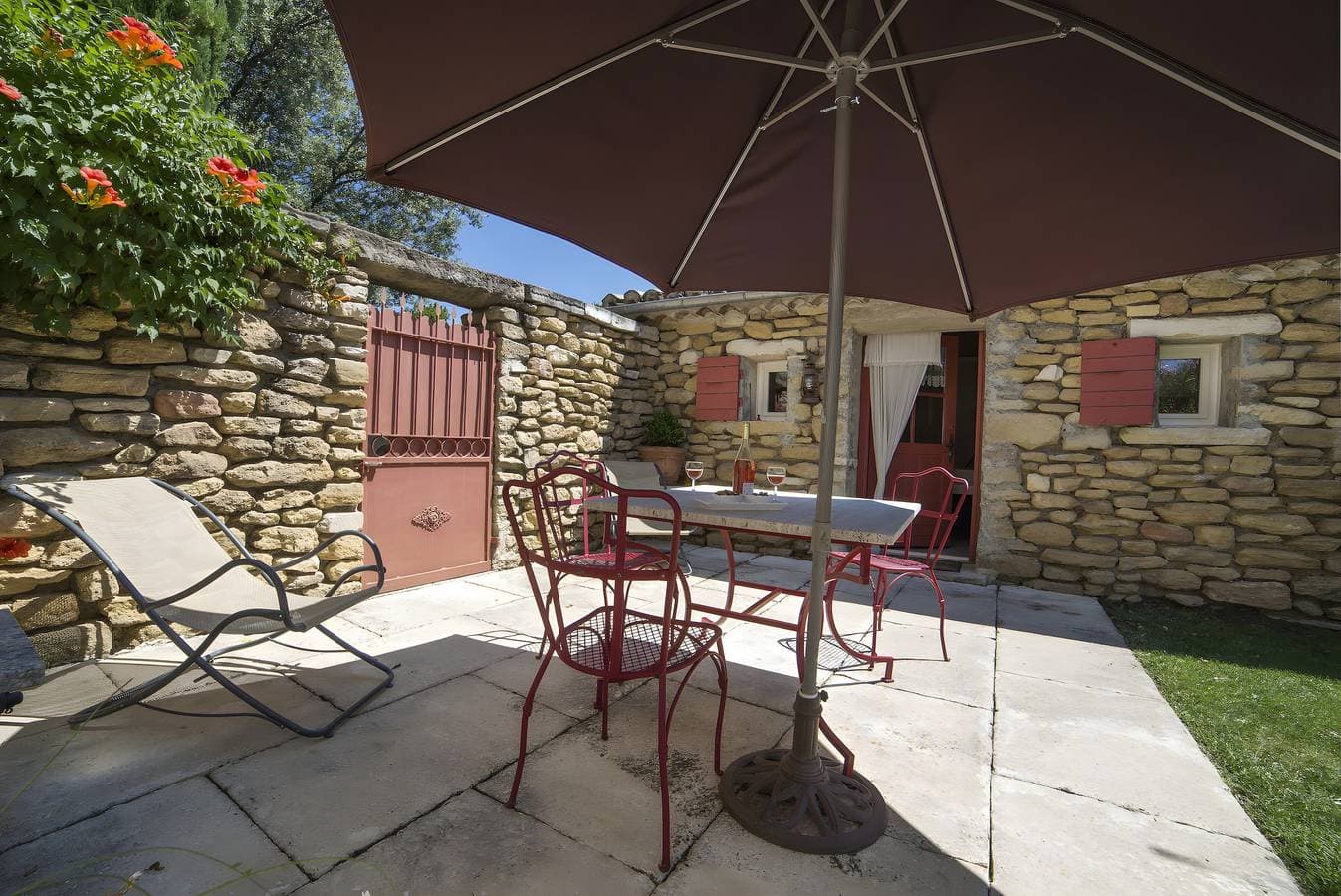 Foto 5 von 13: Le Petit Mas Provençal – Ruhiges Steinhaus mit Pool und Blick auf die Weinberge