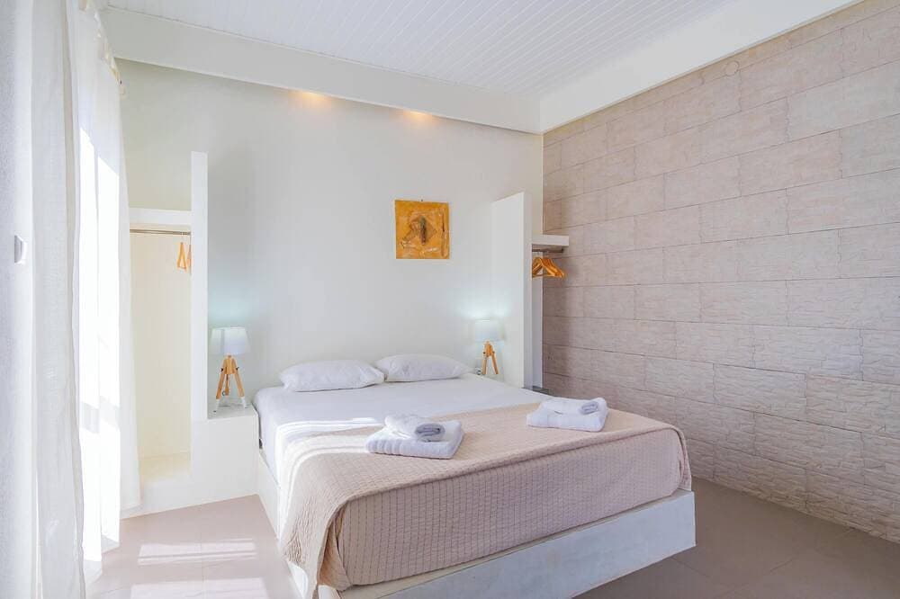 Foto 2 von 16: Elounda Poseidon Studio, Cozy Nest Near the Sea