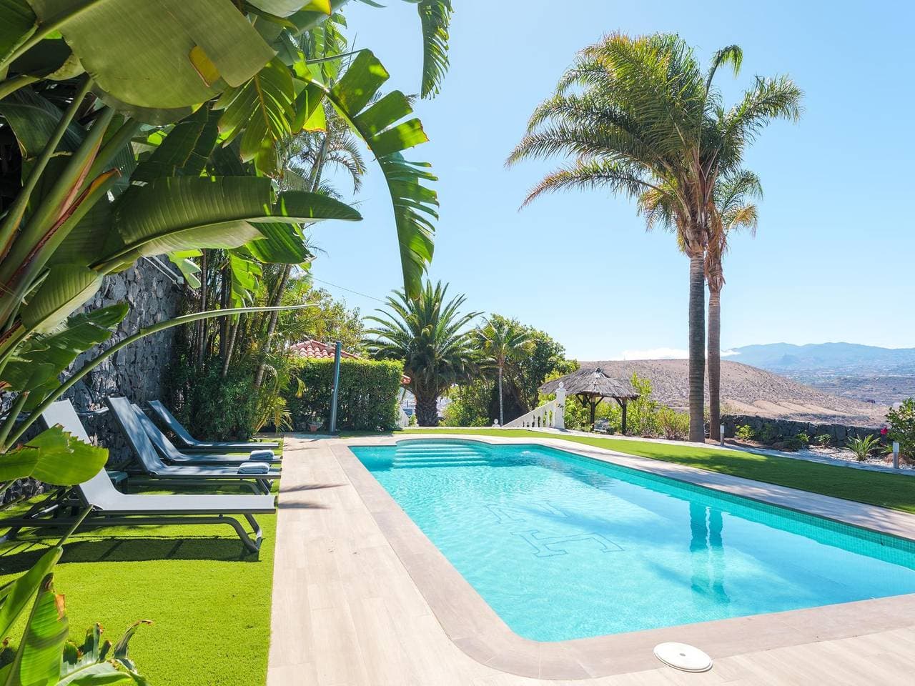 Foto 11 von 37: Ferienhaus für 4 Personen mit Pool