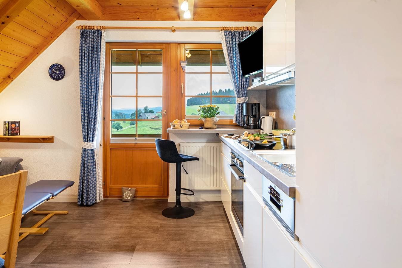 Foto 3 von 55: Ferienwohnung "Weißtanne" mit Bergblick, Gemeinschaftsgarten und WLAN