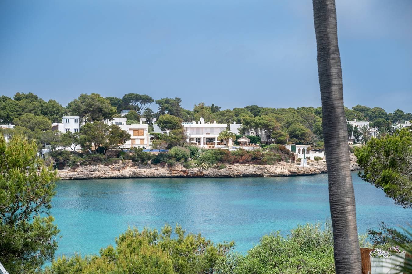 Foto 4 von 26: Moderne Villa in erster Reihe "Sa Caleta" mit Zugang zum Strand