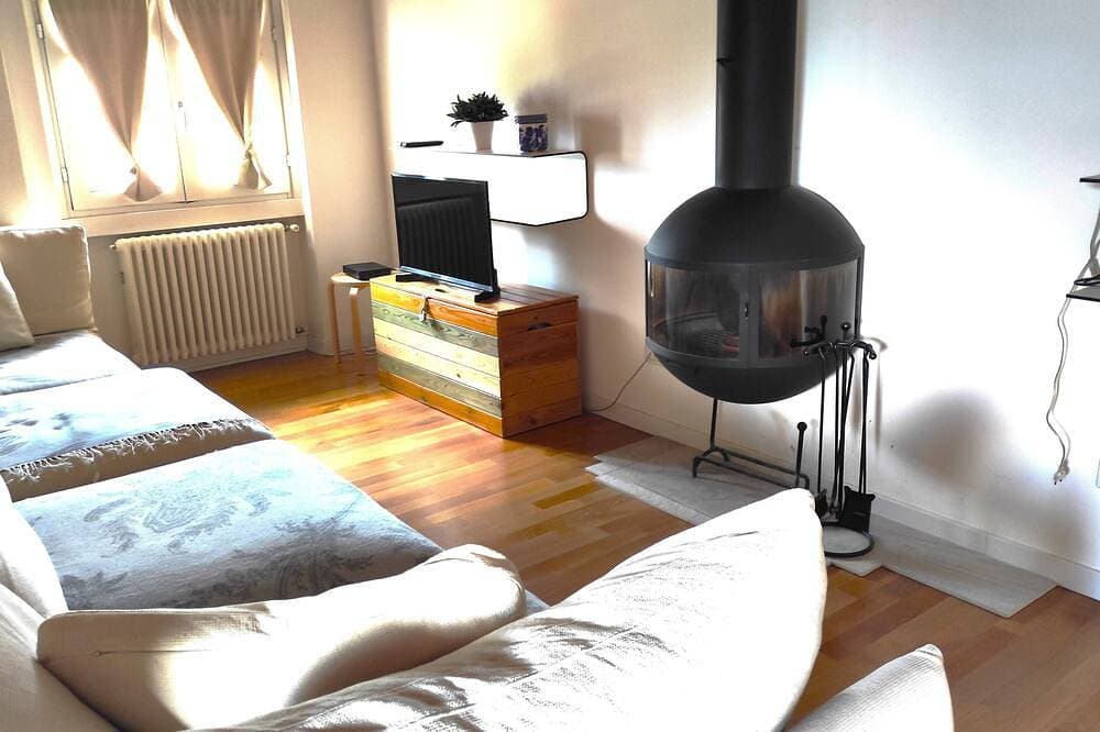 Foto 3 von 30: Comer See - herrlicher Seeblick, Tennisplatz, Pool, Balkon, Garage, WLAN