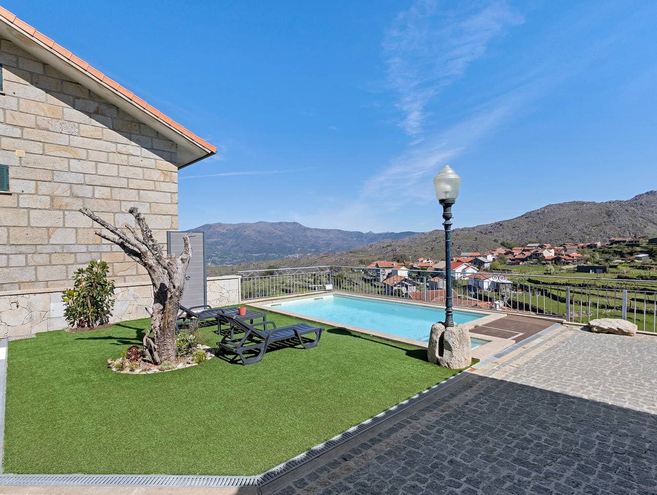 Foto 3 von 32: Bungalow „T1 - Casa Dona Florinda“ mit Bergblick, WLAN und Klimaanlage