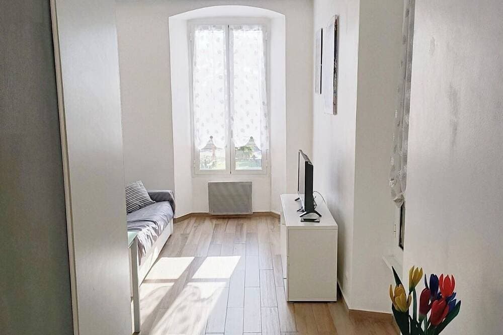 Foto 6 von 17: Schöne moderne Wohnung: Meerblick, Menton Garavan