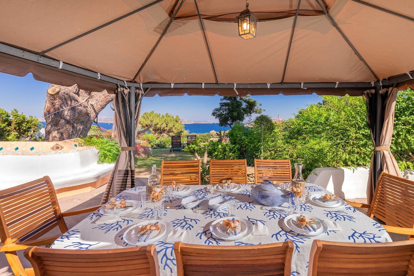 Foto 5 von 54: Villa in Strandnähe mit Meerblick, WLAN, A/C, Terrasse und Garten