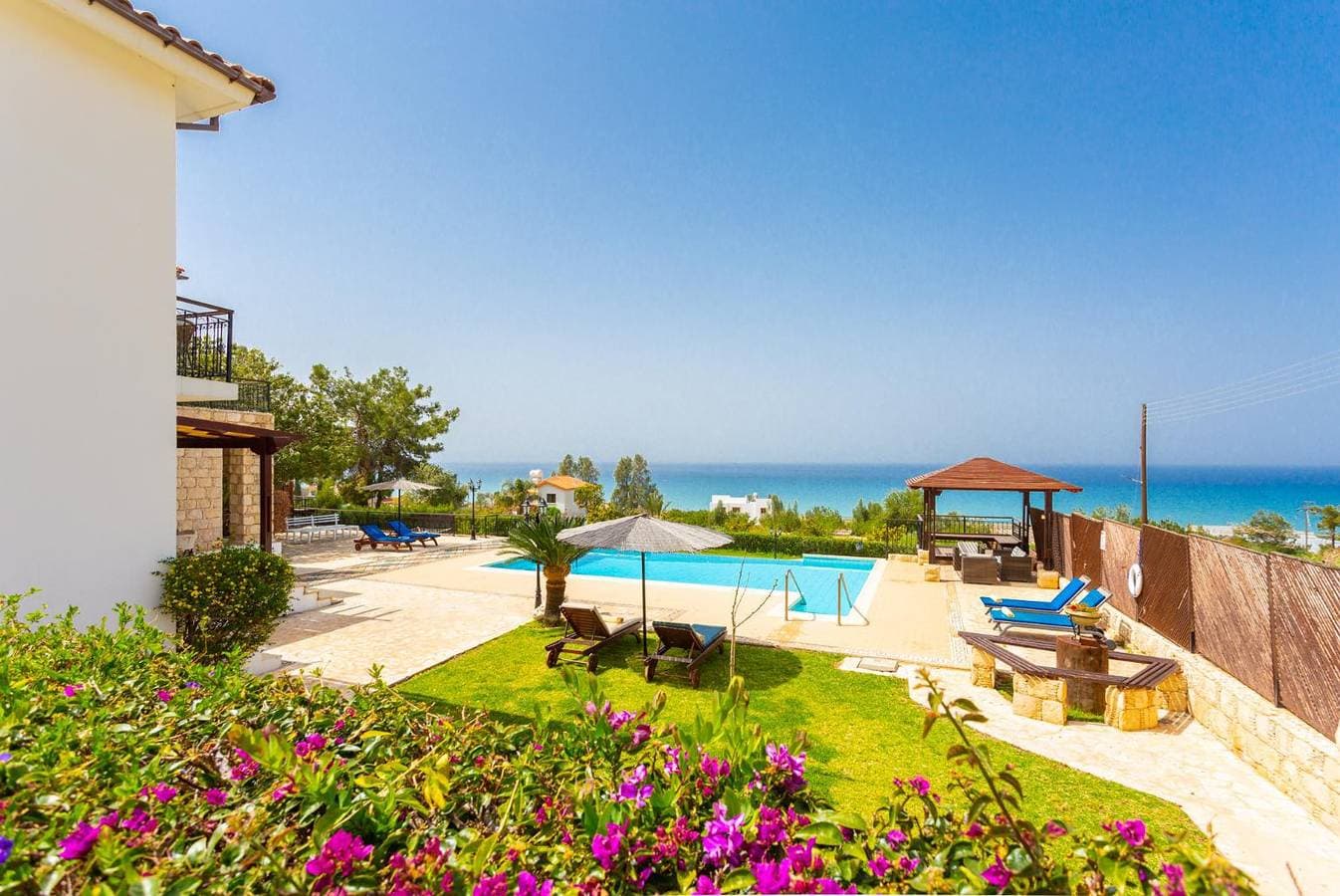 Foto 8 von 48: Villa für 10 Personen mit Garten