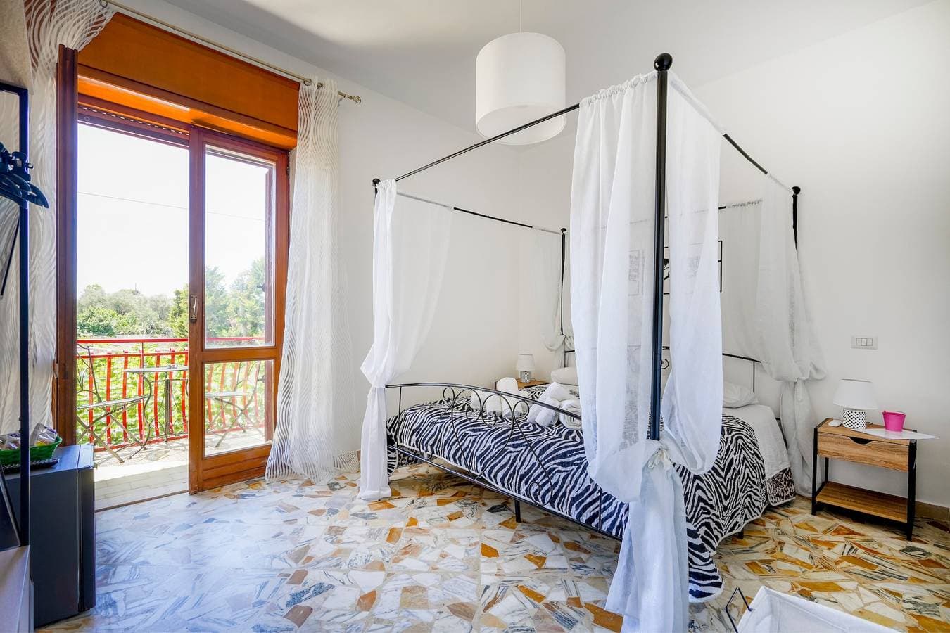 Foto 4 von 22: Zimmer 'Casa Merlino - Matrimoniale' mit Balkon, WLAN und Klimaanlage