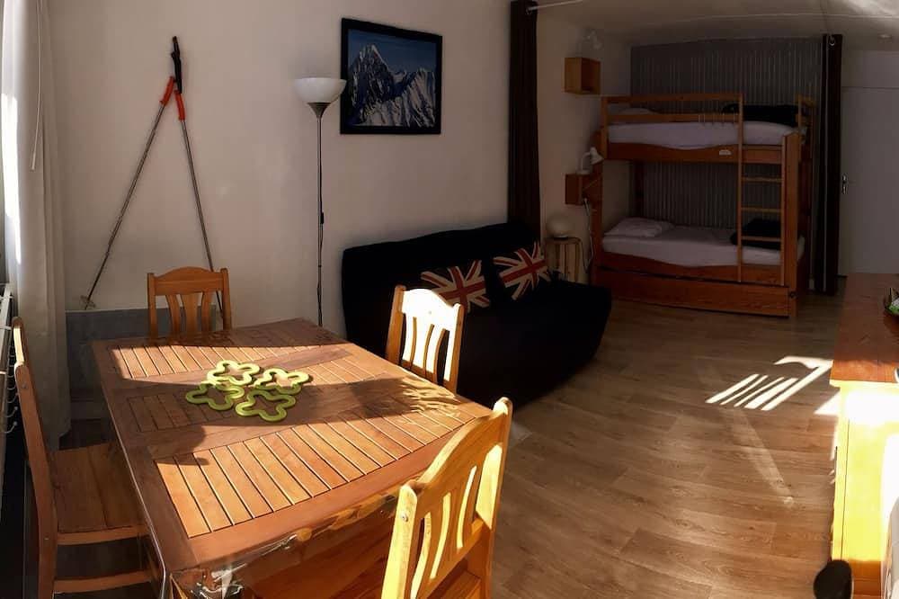 At 1850 M'Altitude at the foot of the slopes and close to all amenities 1