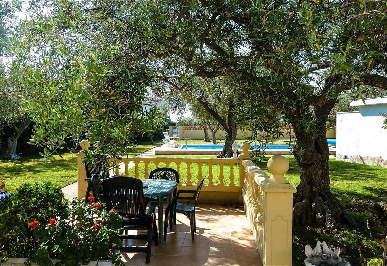 Foto 13 von 44: Villa in direkter Strandnähe ,mit privatem beleuchtetem Pool, Garten, 2Terrassen, Grill und WLAN