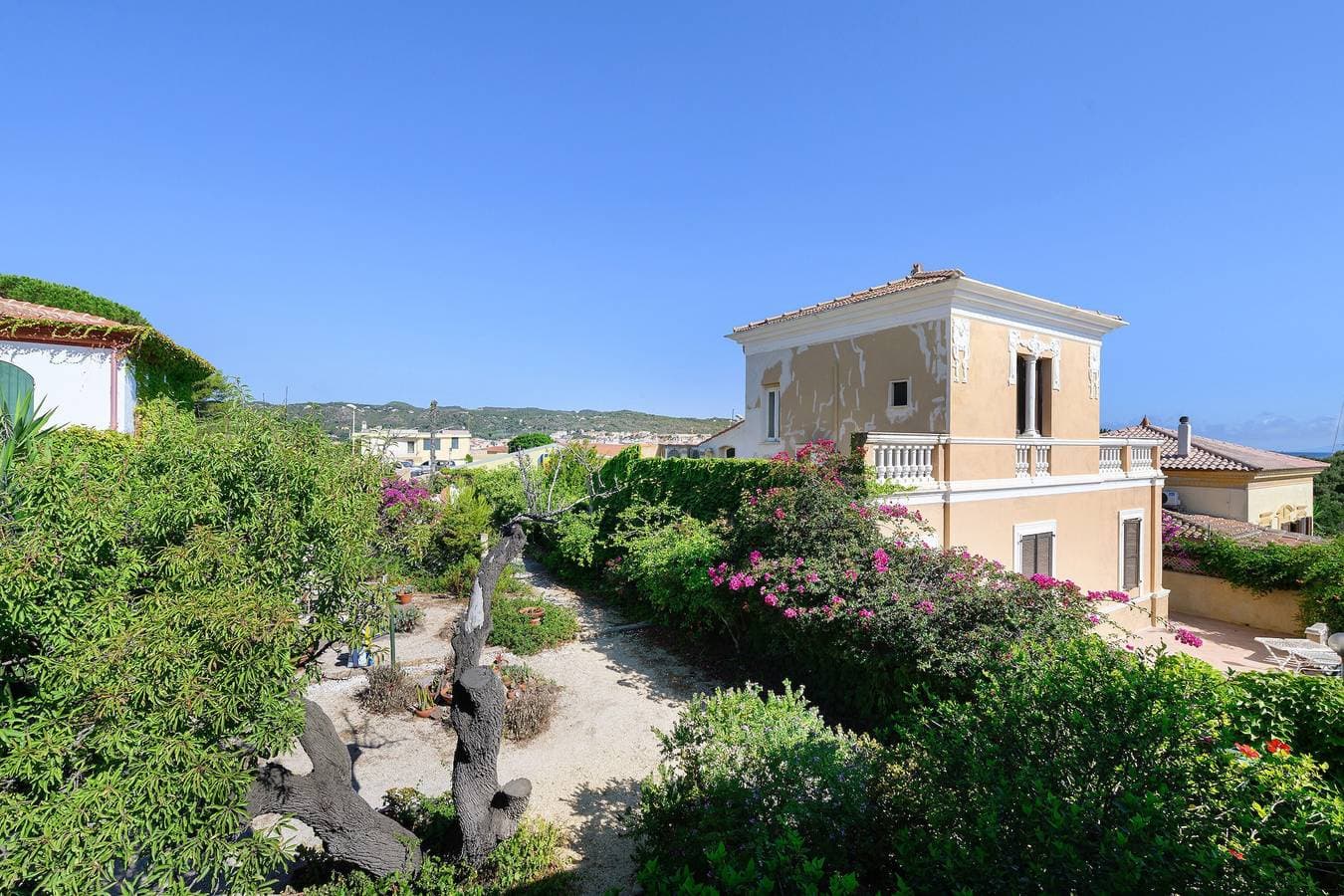 Foto 3 von 35: Ferienhaus 'Villa Ondina Carloforte' nahe Strand mit Terrasse und WLAN
